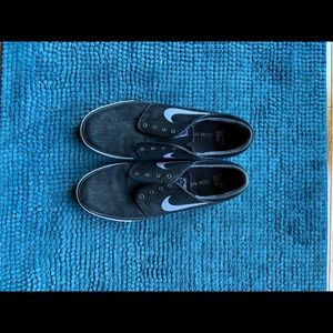 Nike sb shoes size 9